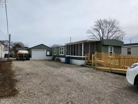 655 S Streeter Rd, Port Clinton, OH 43452