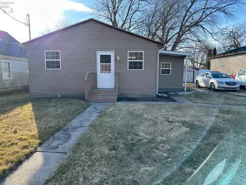 1411 Edgewater Ave, Sandusky, OH 44870