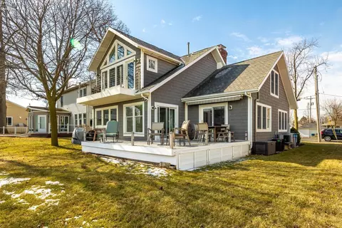 Exterior - 20 Cincinnati Ave, Huron, OH 44839 photo 4 of 8