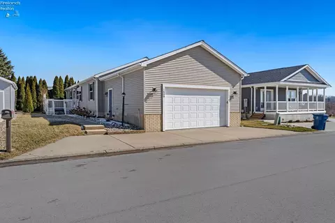 1609 N Mariner Crossing Rd, Marblehead, OH 43440