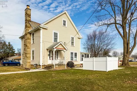 483 N Main St, Amherst, OH 44001