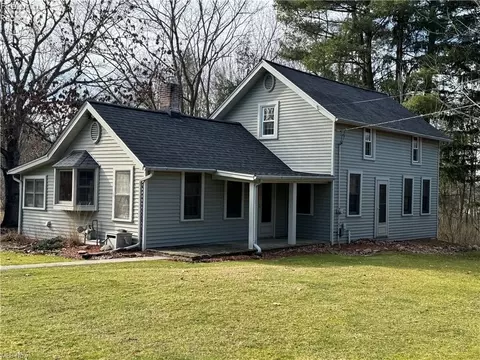 37550 Rogers Rd, Willoughby Hills, OH 44094