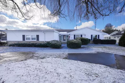 1533 Lawndale Ct, Fremont, OH 43420