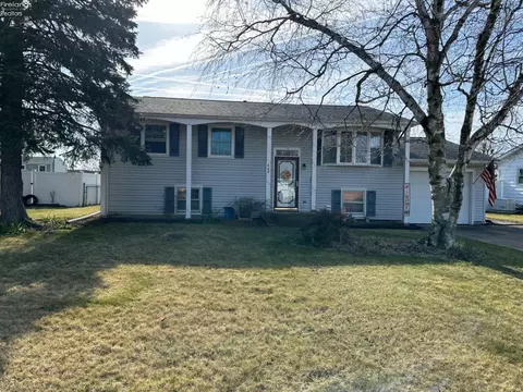 608 Kevin Dr, Sandusky, OH 44870