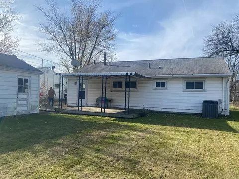 597 Willow Park Rd, Elyria, OH 44035 photo 6