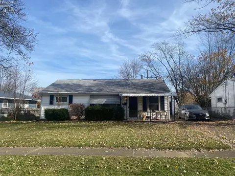 597 Willow Park Rd, Elyria, OH 44035