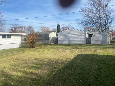 597 Willow Park Rd, Elyria, OH 44035 photo 3