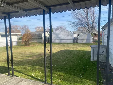 597 Willow Park Rd, Elyria, OH 44035 photo 5