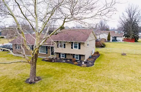 209 Birchwood Dr, Sandusky, OH 44870