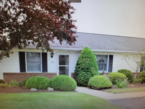 714 Creekside Dr, Huron, OH 44839