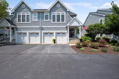 10871 N Bay Point Dr #1001, Marblehead, OH 43440