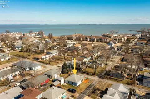 5831 E Poplar Ave, Port Clinton, OH 43452