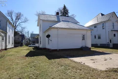 Exterior - 324 W Maple St, Willard, OH 44890 photo 3 of 6