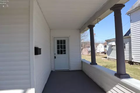 Exterior - 324 W Maple St, Willard, OH 44890 photo 2 of 6
