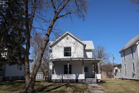 Exterior - 324 W Maple St, Willard, OH 44890 photo 5 of 6
