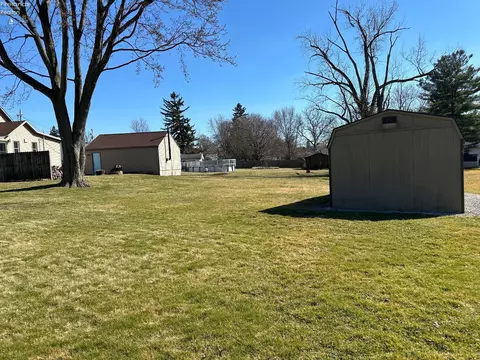 Exterior - 271 Ott St, Clyde, OH 43410 photo 11 of 15
