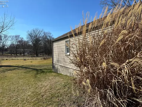 Exterior - 271 Ott St, Clyde, OH 43410 photo 7 of 15