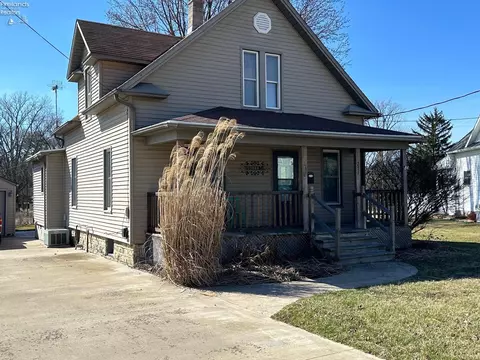 Exterior - 271 Ott St, Clyde, OH 43410 photo 5 of 15