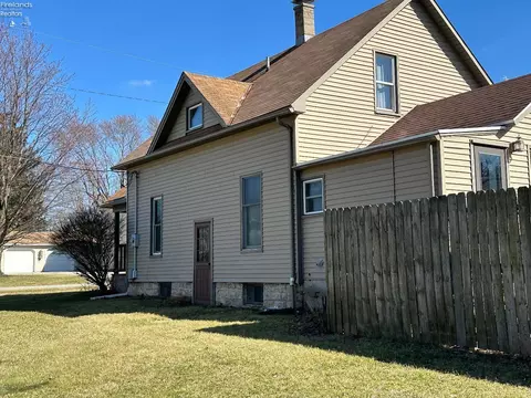 Exterior - 271 Ott St, Clyde, OH 43410 photo 12 of 15