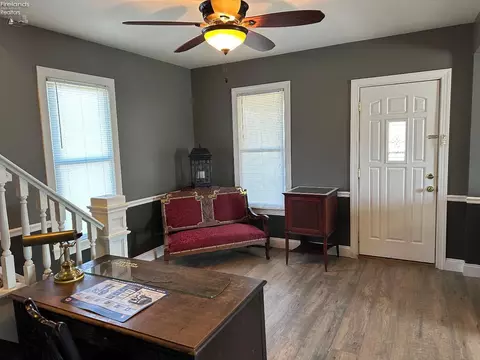 Living - 271 Ott St, Clyde, OH 43410 photo 2 of 3