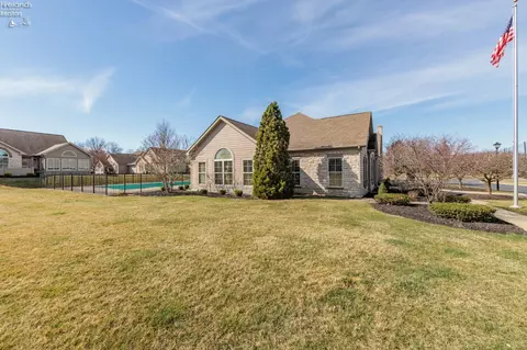 Exterior - 4013 Coventry Cir, Huron, OH 44839 photo 10 of 13