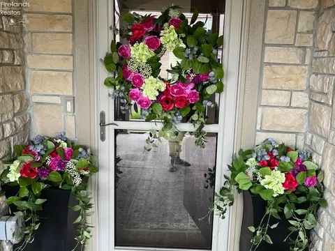 Entry Way - 4013 Coventry Cir, Huron, OH 44839 photo 2 of 2