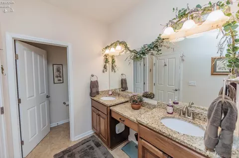 Bath - 4013 Coventry Cir, Huron, OH 44839 photo 5 of 7