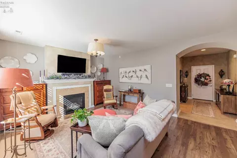 Living - 4013 Coventry Cir, Huron, OH 44839 photo 2 of 7