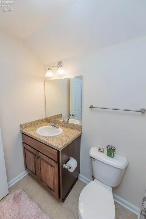 Bath - 4013 Coventry Cir, Huron, OH 44839 photo 7 of 7