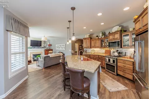 Kitchen - 4013 Coventry Cir, Huron, OH 44839 photo 4 of 11