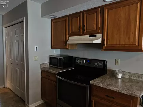 730 Chestnut Ln, Huron, OH 44839 photo 4