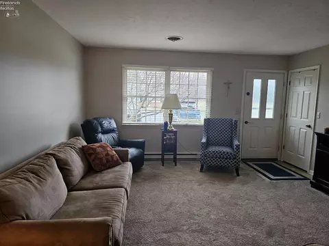 730 Chestnut Ln, Huron, OH 44839 photo 8