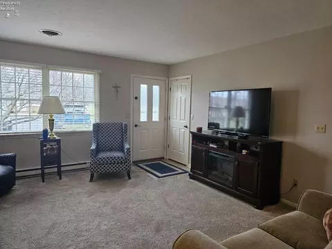 730 Chestnut Ln, Huron, OH 44839 photo 7
