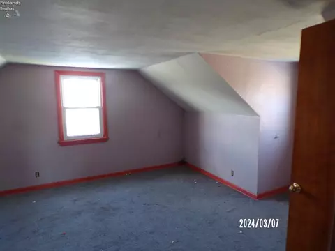 526 Ames St, Clyde, OH 43410 photo 7