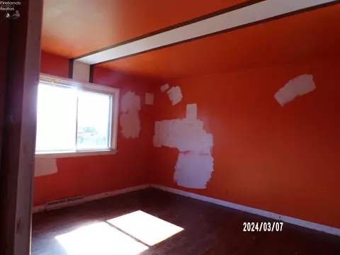 526 Ames St, Clyde, OH 43410 photo 4
