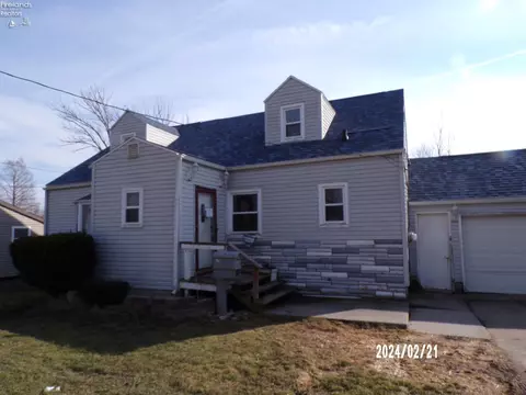 526 Ames St, Clyde, OH 43410