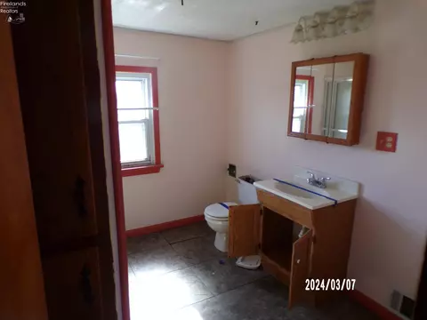 526 Ames St, Clyde, OH 43410 photo 8