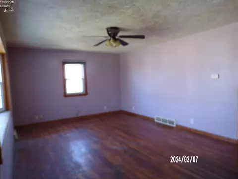 526 Ames St, Clyde, OH 43410 photo 2