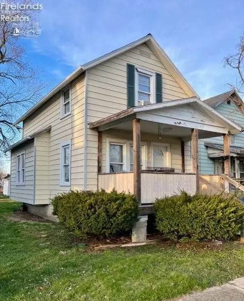 1032 Roosevelt St, Fremont, OH 43420