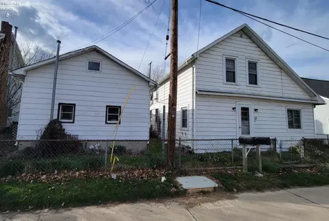 27 Oakwood Ave, Huron, OH 44839