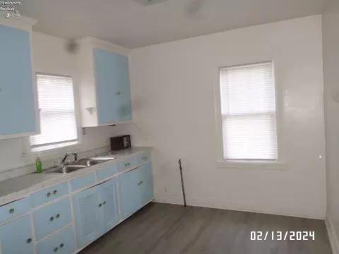 Kitchen - 519 S Diamond St, Mansfield, OH 44902 photo 2 of 2