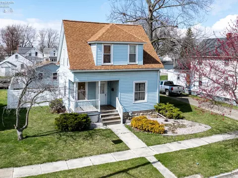 914 Alger St, Fremont, OH 43420