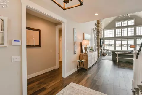 Entry Way - 2135 N Robert St, Marblehead, OH 43440 photo 3 of 5