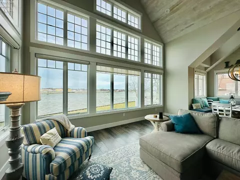 Living - 2135 N Robert St, Marblehead, OH 43440 photo 4 of 10