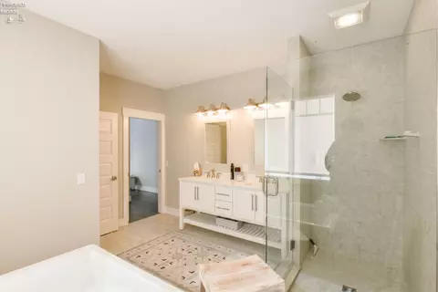 Bath - 2135 N Robert St, Marblehead, OH 43440 photo 11 of 13