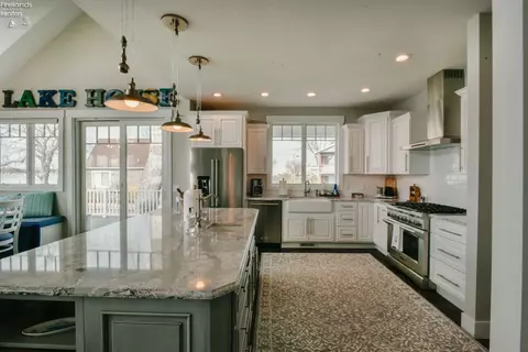 Kitchen - 2135 N Robert St, Marblehead, OH 43440 photo 5 of 7