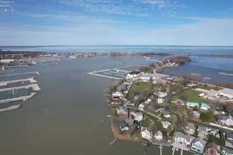 View/Area - 2135 N Robert St, Marblehead, OH 43440 photo 5 of 8