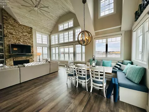 Dining - 2135 N Robert St, Marblehead, OH 43440 photo 1 of 4
