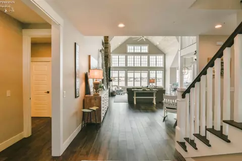 Entry Way - 2135 N Robert St, Marblehead, OH 43440 photo 2 of 5