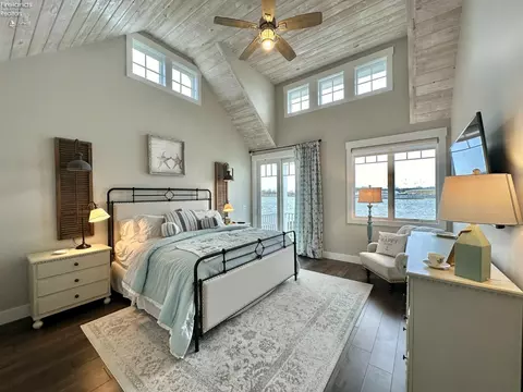Bedroom - 2135 N Robert St, Marblehead, OH 43440 photo 1 of 15